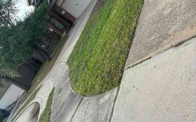 Photo of Madison R.'s yard after getting lawn care in Helena, AL