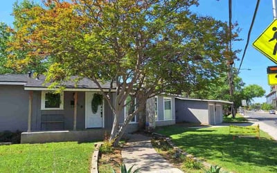 Photo of Emily H.'s yard after getting lawn care in Universal City, TX