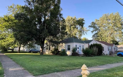 Photo of Patti B.'s yard after getting lawn care in Washington, IL