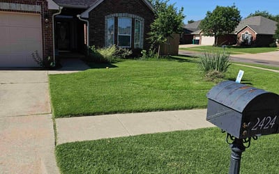 Photo of Holly H.'s yard after getting lawn care in Toms River, NJ