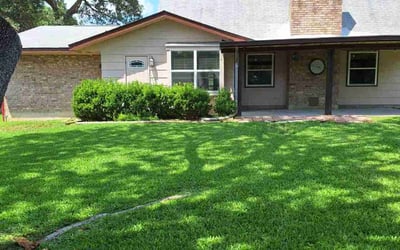 Photo of Elizabeth G.'s yard after getting lawn care in Charlotte, NC