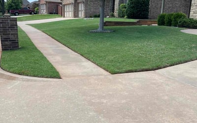 Photo of Jason P.'s yard after getting lawn care in Edmond, OK