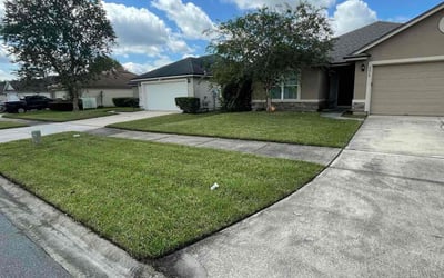 Photo of Mildred J.'s yard after getting lawn care in Atlantic Beach, FL