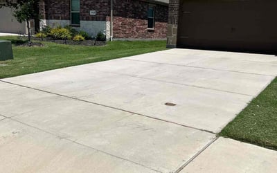 Photo of Tiffany P.'s yard after getting lawn care in Shafter, CA