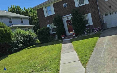 Photo of A S.'s yard after getting lawn care in Teaneck, NJ