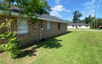 Photo of Destiny M.'s yard after getting lawn care in Sulphur, LA