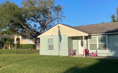 Photo of Randi M.'s yard after getting lawn care in Brookfield, CT