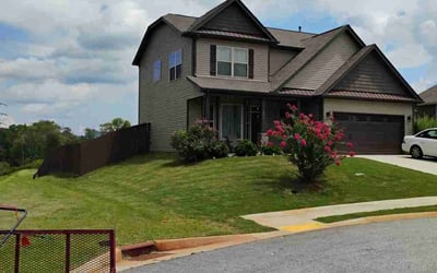 Photo of Felicia P.'s yard after getting lawn care in Greenville, SC
