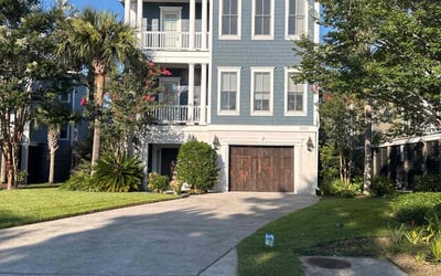 Photo of Kris K.'s yard after getting lawn care in Lake Worth, FL