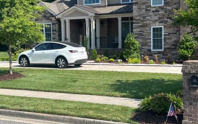 Photo of Tracey W.'s yard after getting lawn care in Yorktown, VA
