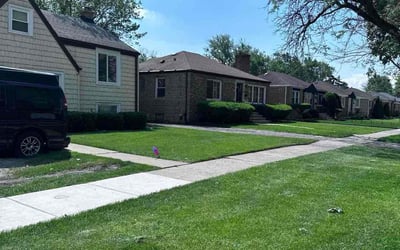 Photo of Pam C.'s yard after getting lawn care in Wilmette, IL