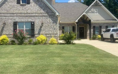 Photo of Fredrick U.'s yard after getting lawn care in Madison, AL
