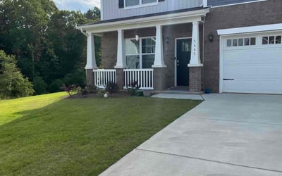 Photo of Caitlyn H.'s yard after getting lawn care in Lumberton, NC