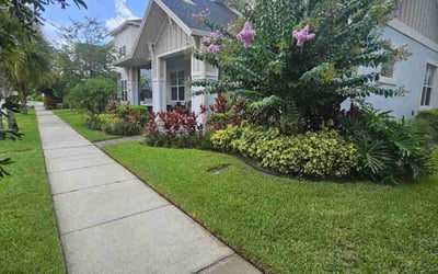Photo of Robert D.'s yard after getting lawn care in Glen Cove, NY