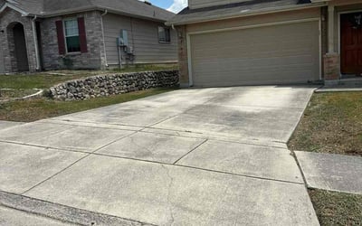 Photo of Linda C.'s yard after getting lawn care in Lenoir City, TN