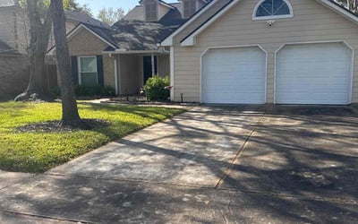 Photo of David S.'s yard after getting lawn care in Sugar Land, TX