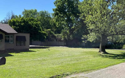 Photo of Rowena P.'s yard after getting lawn care in Absecon, NJ