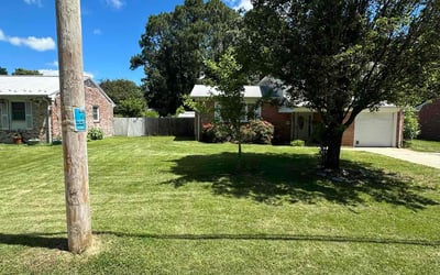 Photo of Lyz S.'s yard after getting lawn care in Bakersfield, CA