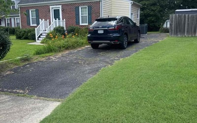 Photo of Janette T.'s yard after getting lawn care in Tarpon Springs, FL