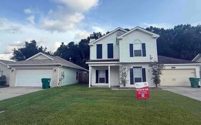 Photo of Jamarlon B.'s yard after getting lawn care in Bolivar, MO