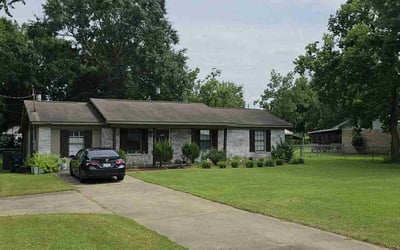 Photo of Zeke R.'s yard after getting lawn care in Dothan, AL