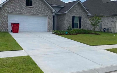 Photo of Pam K.'s yard after getting lawn care in Gonzales, LA