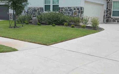 Photo of Octavia A.'s yard after getting lawn care in Framingham, MA