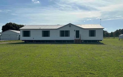 Photo of kim l.'s yard after getting lawn care in Crowley, LA