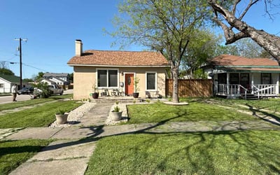 Photo of Christopher W.'s yard after getting lawn care in Bakersfield, CA