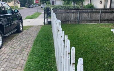 Photo of Nicci J.'s yard after getting lawn care in Destin, FL