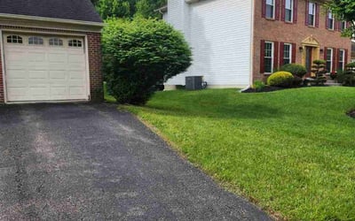 Photo of Veronica L.'s yard after getting lawn care in Suitland, MD