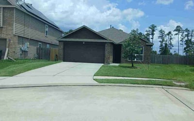 Photo of Dominique J.'s yard after getting lawn care in Fayetteville, NC