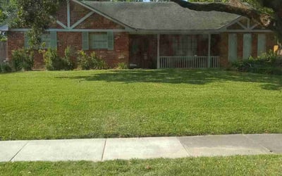Photo of Rocci B.'s yard after getting lawn care in Texarkana, TX