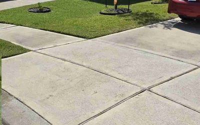 Photo of Yong Z.'s yard after getting lawn care in Holyoke, MA