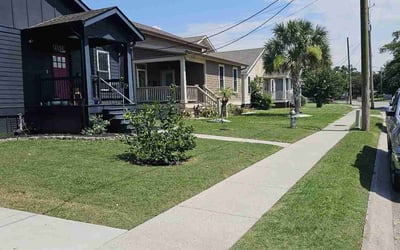 Photo of Debra W.'s yard after getting lawn care in Gulf Shores, AL