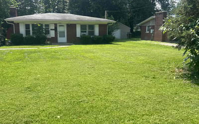 Photo of Octavio R.'s yard after getting lawn care in Shelbyville, KY