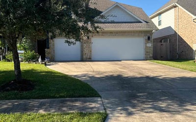 Photo of Sabra J.'s yard after getting lawn care in Friendswood, TX