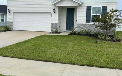 Photo of LaTrevia W.'s yard after getting lawn care in Green Cove Springs, FL