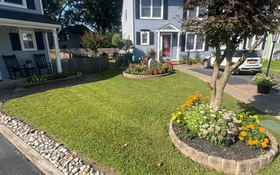 Photo of Regina H.'s yard after getting lawn care in Greentree, NJ