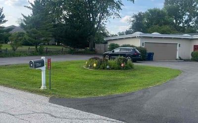 Photo of Lauren T.'s yard after getting lawn care in Hollywood, FL
