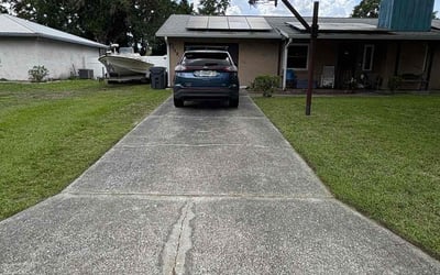 Photo of Alesia B.'s yard after getting lawn care in New Iberia, LA