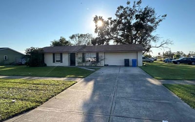 Photo of Alberto S.'s yard after getting lawn care in Apollo Beach, FL