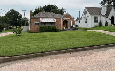 Photo of Gloria R.'s yard after getting lawn care in Hesperia, CA