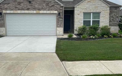 Photo of Hal L.'s yard after getting lawn care in Comfort, TX