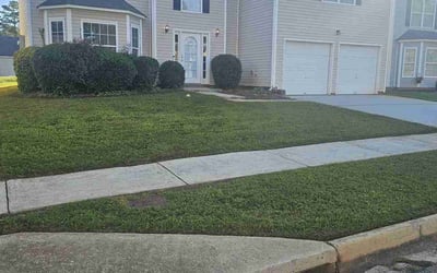 Photo of Glen L.'s yard after getting lawn care in Snellville, GA