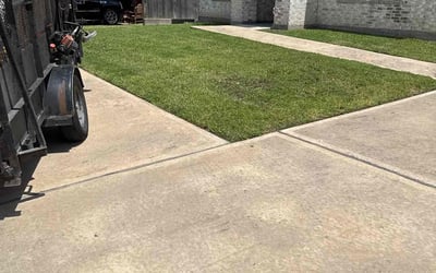 Photo of Linda B.'s yard after getting lawn care in Niceville, FL