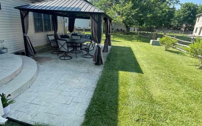 Photo of Maura O.'s yard after getting lawn care in Glastonbury, CT