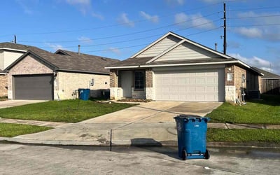 Photo of Melanie W.'s yard after getting lawn care in Ontario, CA