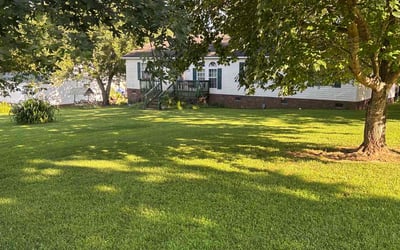 Photo of Johnny O.'s yard after getting lawn care in Conroe, TX