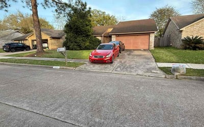 Photo of Kathie R.'s yard after getting lawn care in Sugar Land, TX